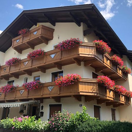 Gaestehaus Neuhauser Zell am Ziller Bagian luar foto