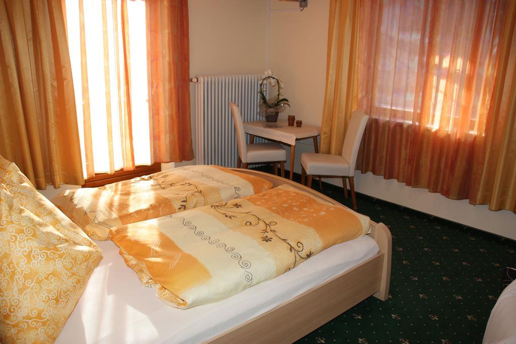 Gaestehaus Neuhauser Zell am Ziller Ruang foto